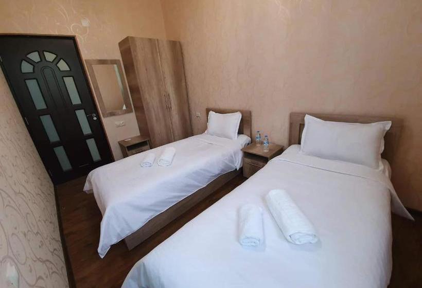 پانسیون Guesthouse Kurdiani In Mestia