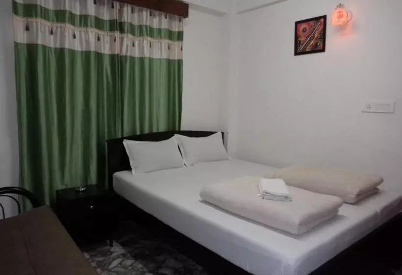 Pension Red Pine Guest House