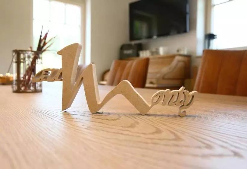 تختخواب و صبحانه Au Monty