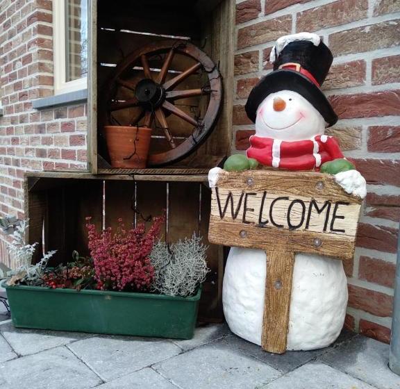 تختخواب و صبحانه Au Monty