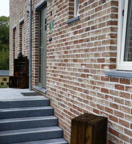 تختخواب و صبحانه Au Monty