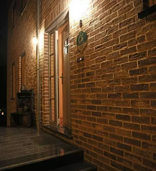 تختخواب و صبحانه Au Monty