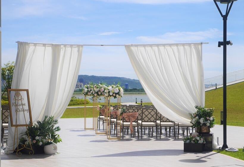 Golden Tulip Fab Hotel New Taipei