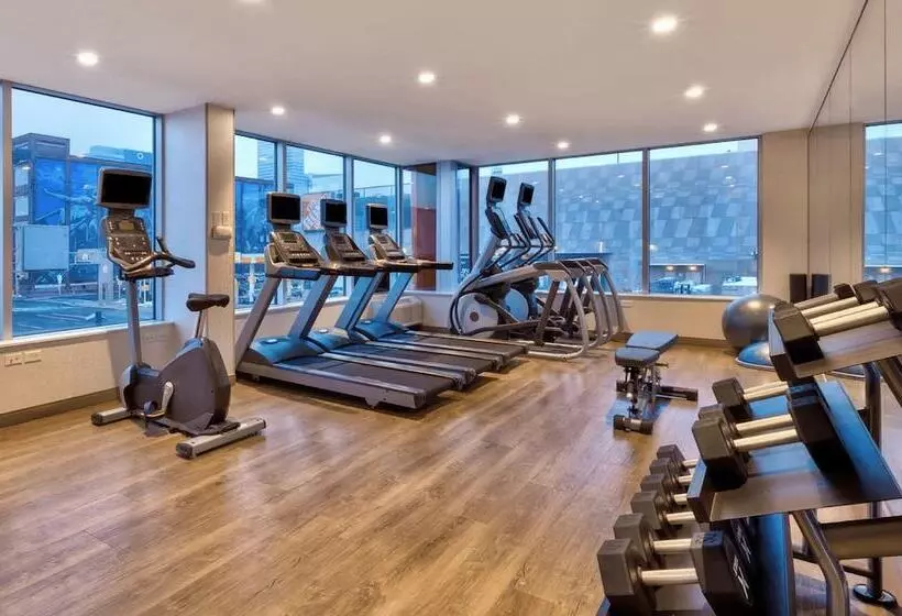 Hotelli Holiday Inn Express & Suites Jersey City   Holland Tunnel, An Ihg