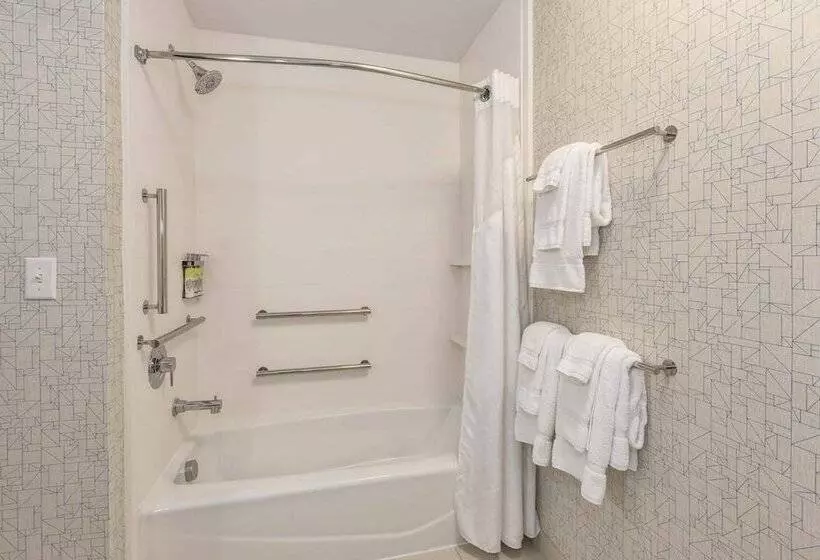 Hotelli Holiday Inn Express & Suites Jersey City   Holland Tunnel, An Ihg