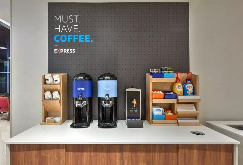 Hotelli Holiday Inn Express & Suites Jersey City   Holland Tunnel, An Ihg