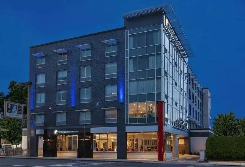 Hotelli Holiday Inn Express & Suites Jersey City   Holland Tunnel, An Ihg