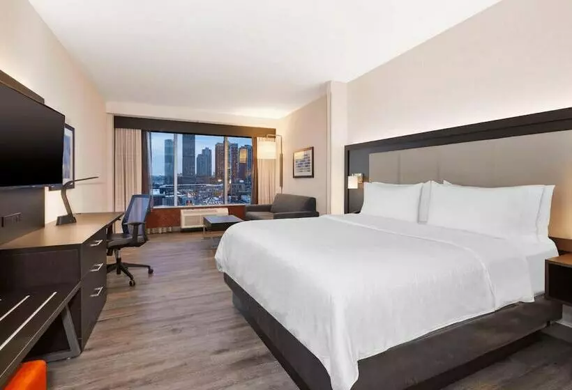 Hotelli Holiday Inn Express & Suites Jersey City   Holland Tunnel, An Ihg
