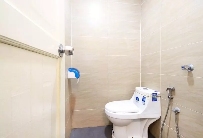 هتل Mandurah Room & Cafe By Oyo Rooms
