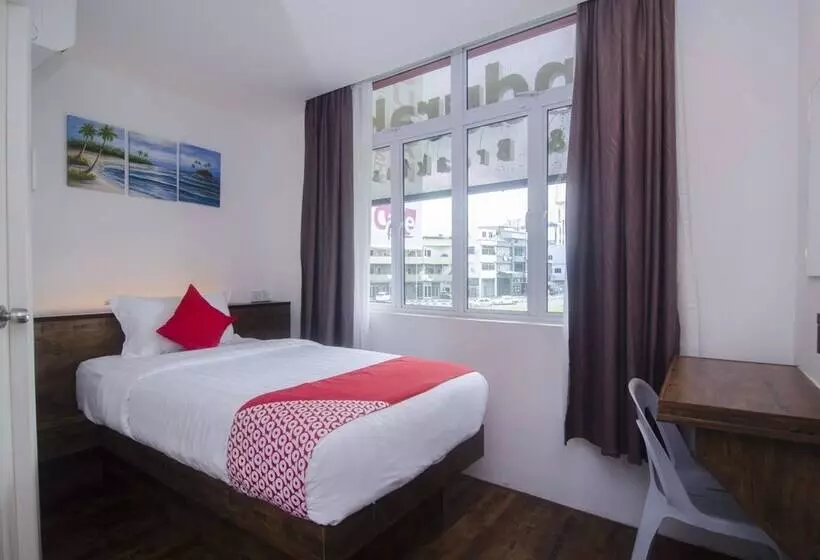 هتل Mandurah Room & Cafe By Oyo Rooms