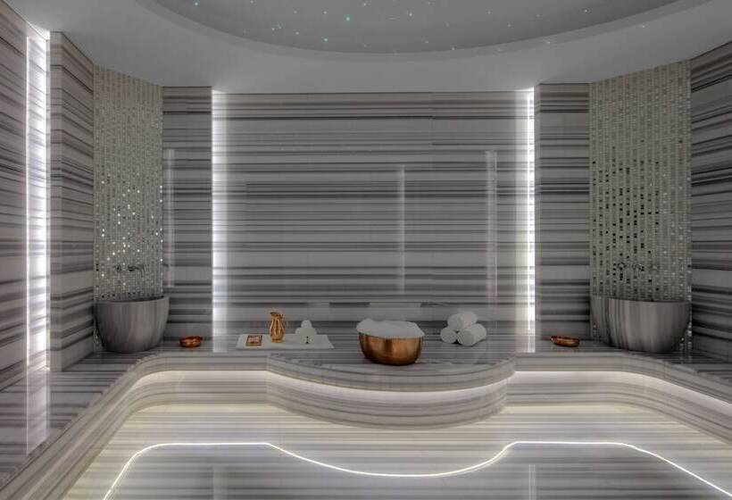 Paramount Hotel Dubai