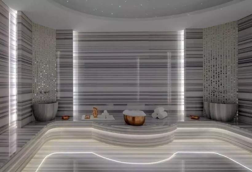 Paramount Hotel Dubai