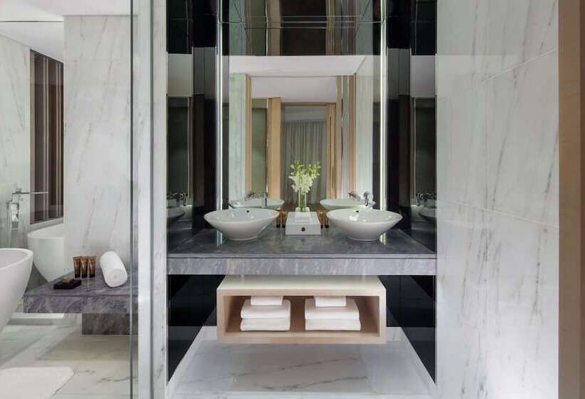 Paramount Hotel Dubai