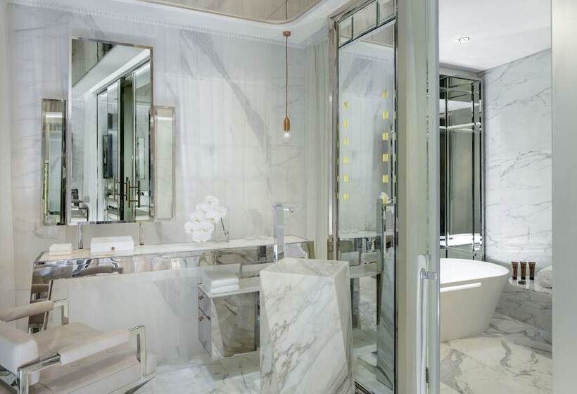 Paramount Hotel Dubai