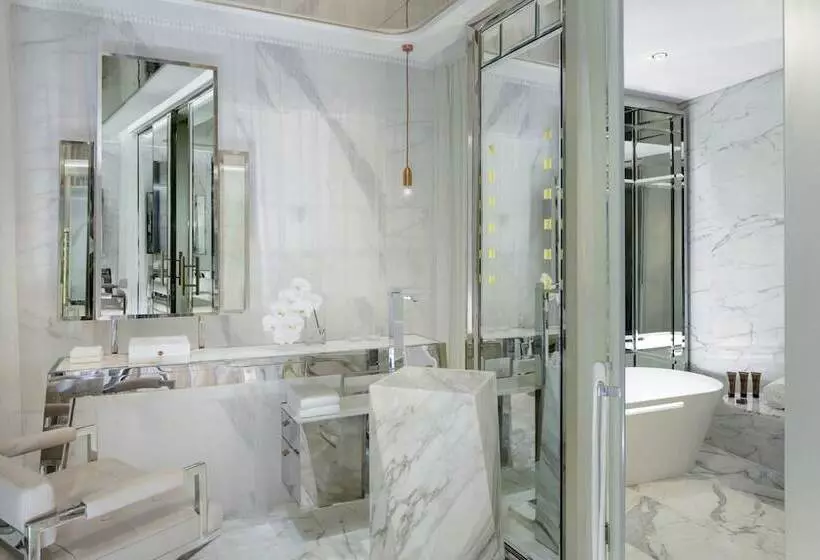 Paramount Hotel Dubai