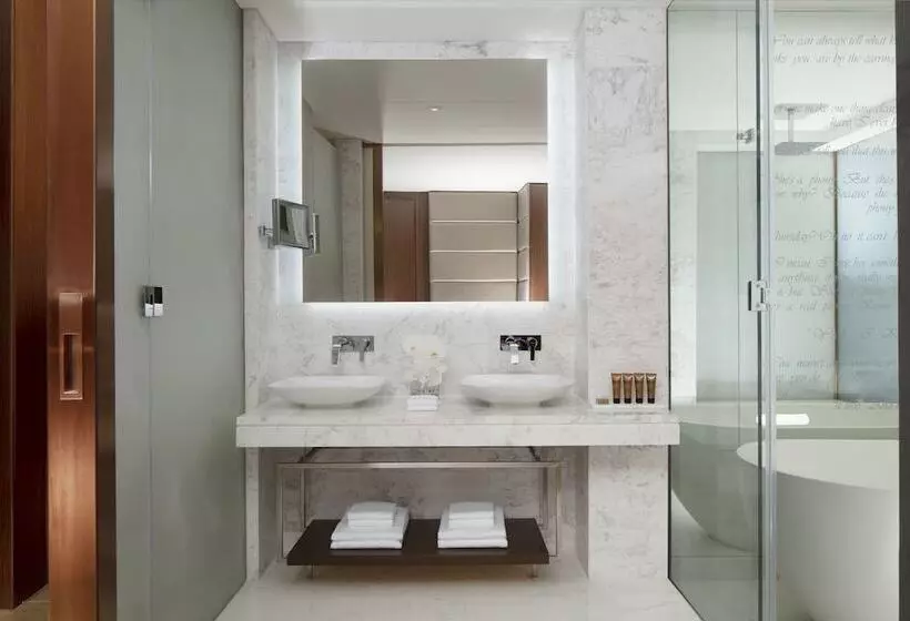 Paramount Hotel Dubai