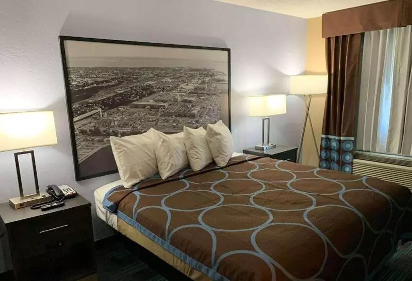 Hotelli Super 8 By Wyndham Newport News