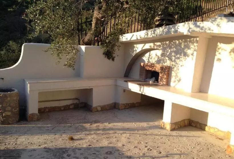 اقامتگاه Villa Marhu