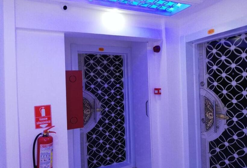 çi̇çek Apart Otel