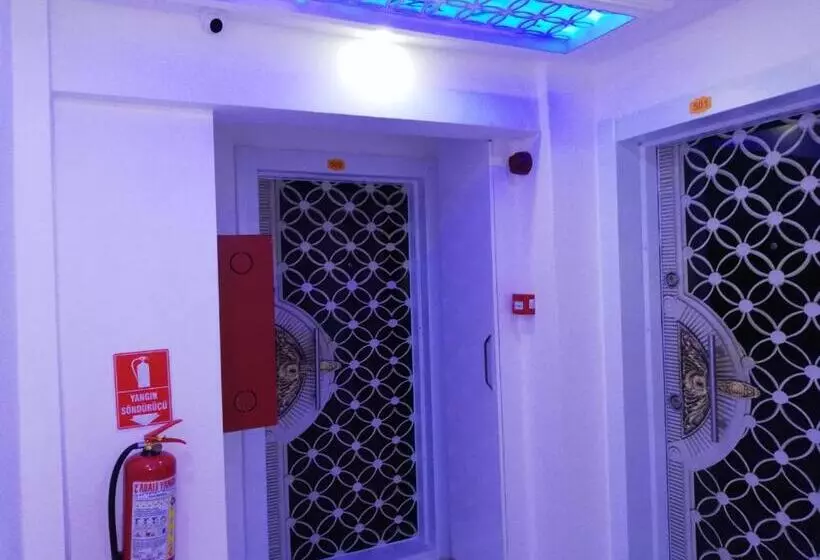 çi̇çek Apart Otel