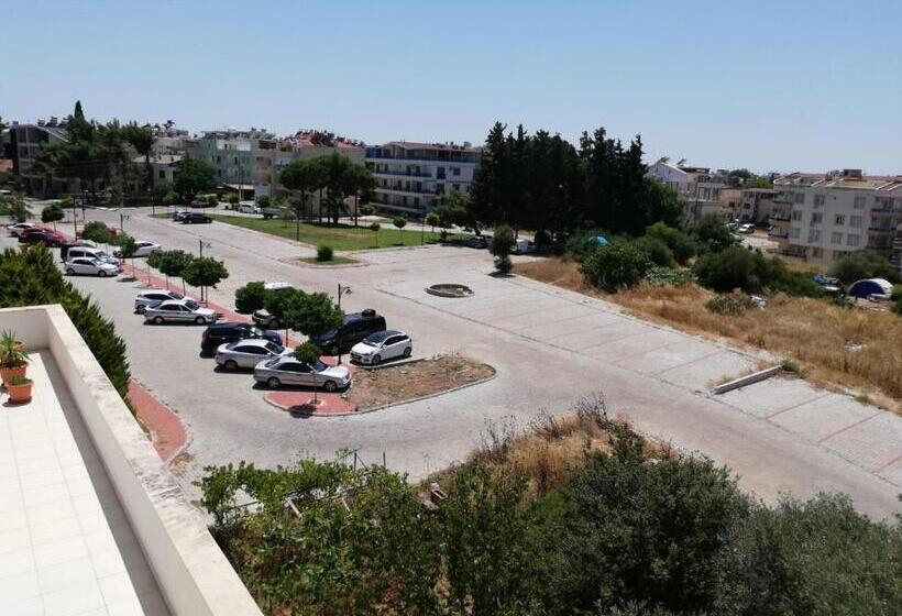 çi̇çek Apart Otel