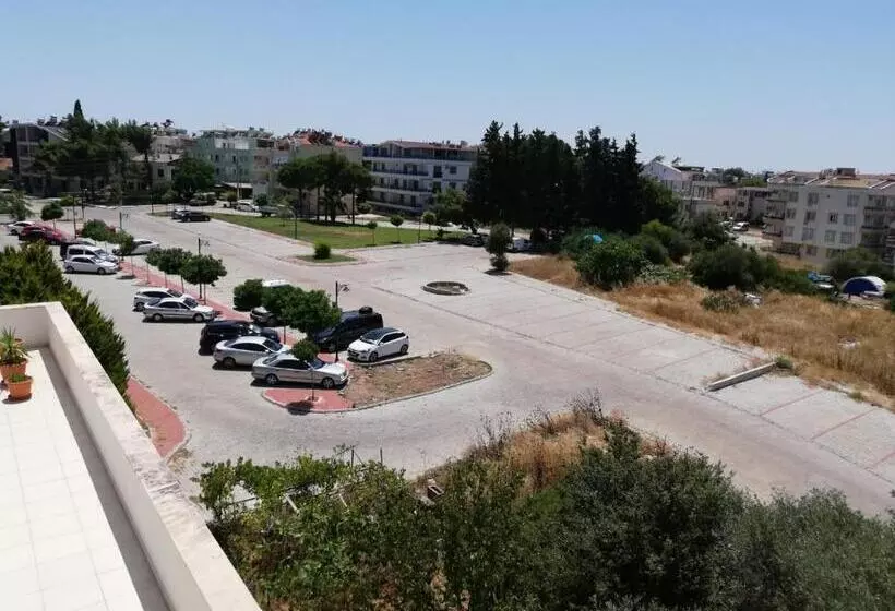 çi̇çek Apart Otel