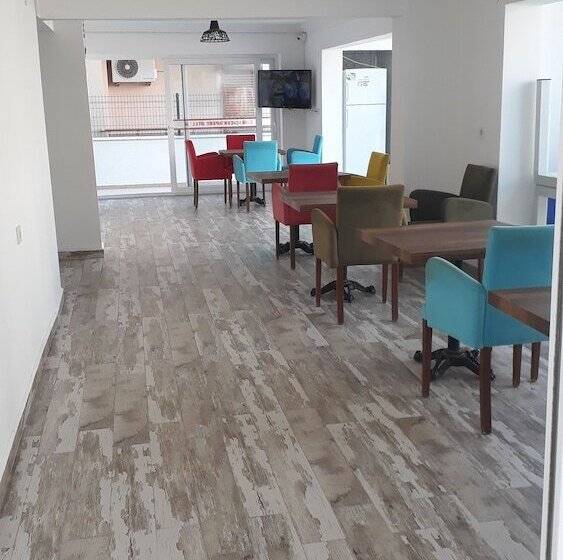 çi̇çek Apart Otel