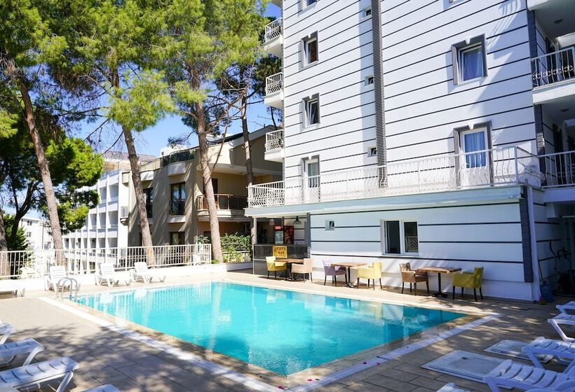 çi̇çek Apart Otel