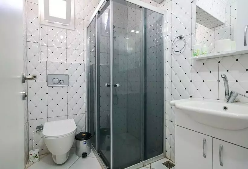 çi̇çek Apart Otel