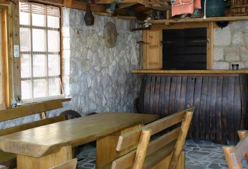 Hotelli Guest House Frane