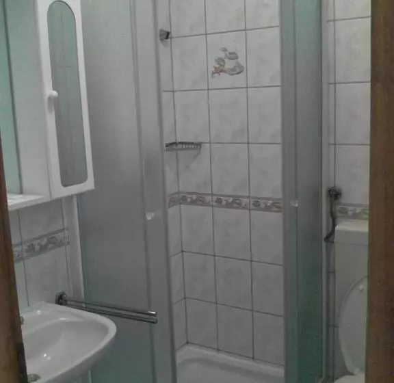 Hotelli Guest House Frane