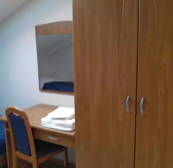 Hotelli Guest House Frane