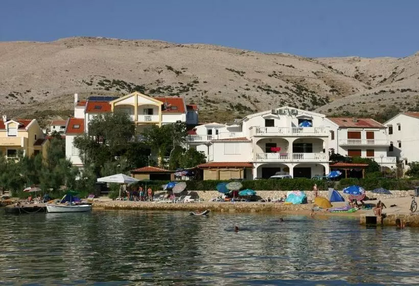 Hotelli Guest House Frane