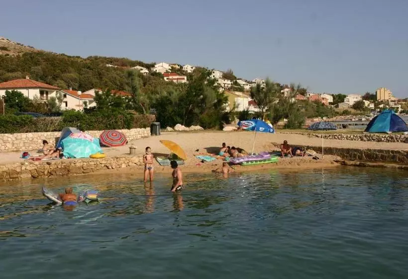 Hotelli Guest House Frane