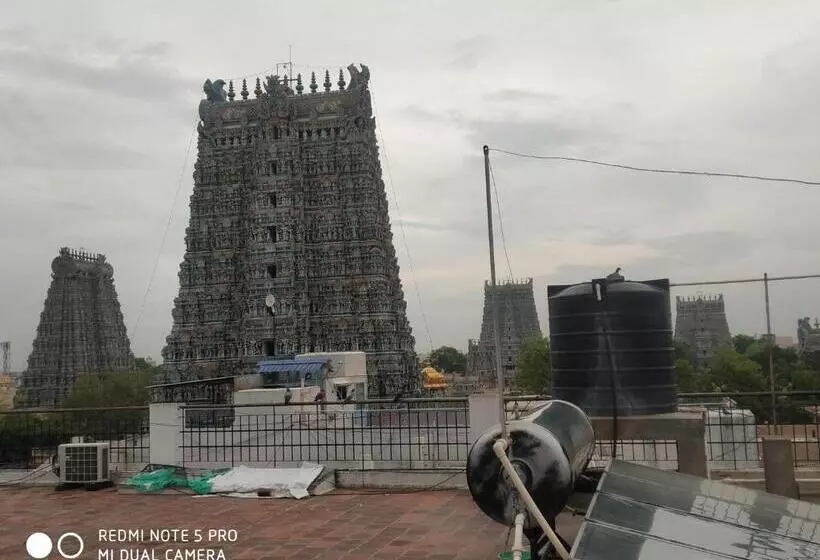 ホテル Temple View