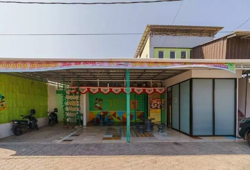 ペンション Reddoorz Syariah Near Pangkal Balam Port Bangka