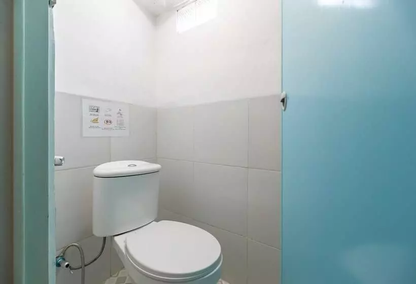 ペンション Reddoorz Syariah Near Pangkal Balam Port Bangka