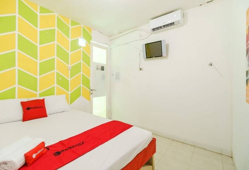 بنسيون Reddoorz Syariah Near Pangkal Balam Port Bangka