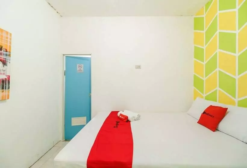 ペンション Reddoorz Syariah Near Pangkal Balam Port Bangka