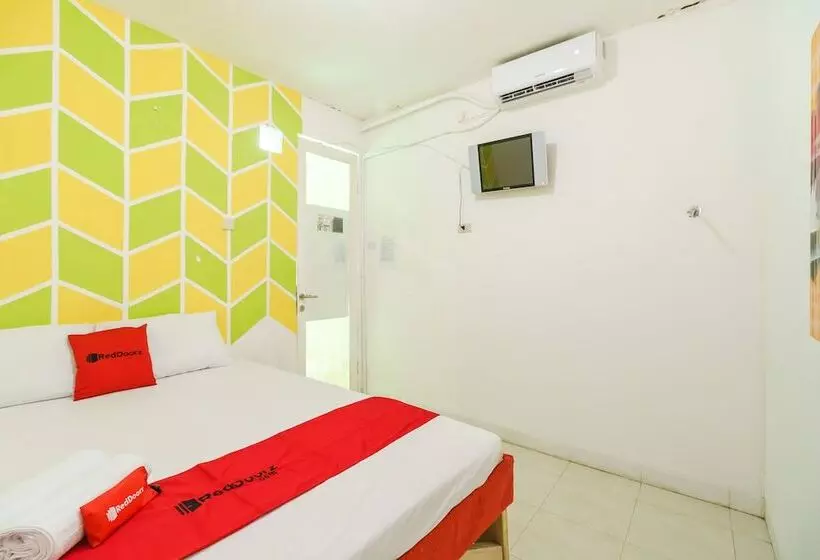 ペンション Reddoorz Syariah Near Pangkal Balam Port Bangka
