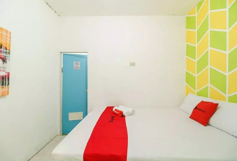 ペンション Reddoorz Syariah Near Pangkal Balam Port Bangka
