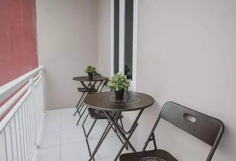 ペンション Reddoorz Syariah Near Siloam Hospital Kebon Jeruk