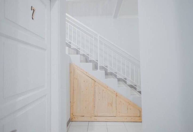 Pensão Reddoorz Syariah Near Siloam Hospital Kebon Jeruk