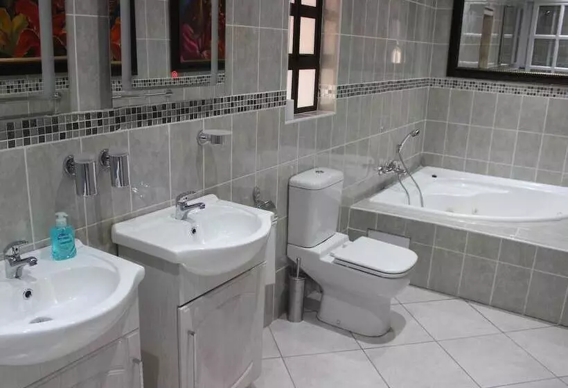 Majatalo Romans Rest Guest House