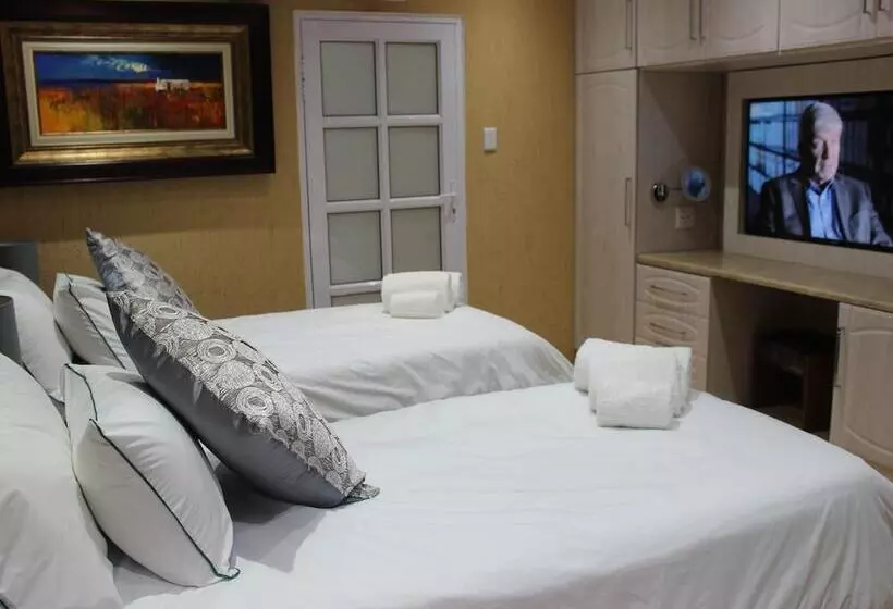 Majatalo Romans Rest Guest House