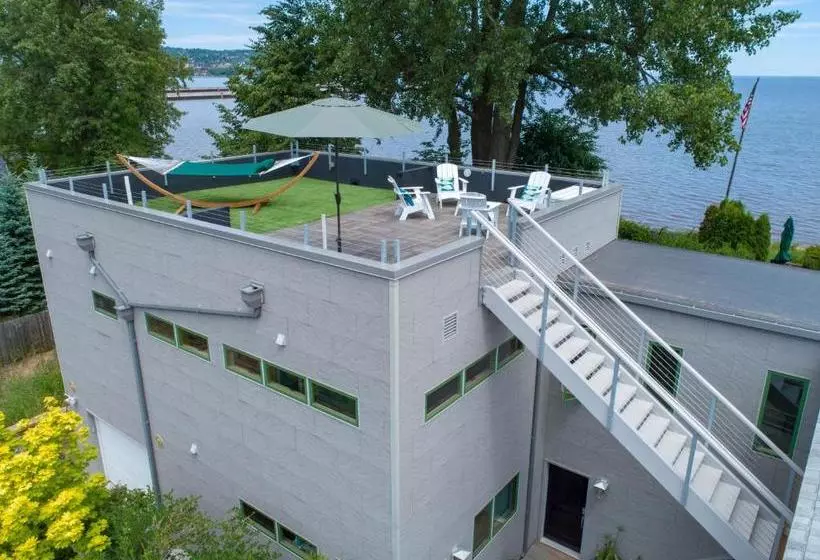 Solglimt Lakeshore B&b