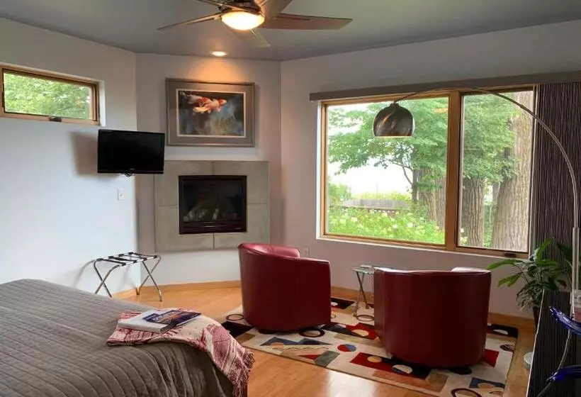 Solglimt Lakeshore B&b