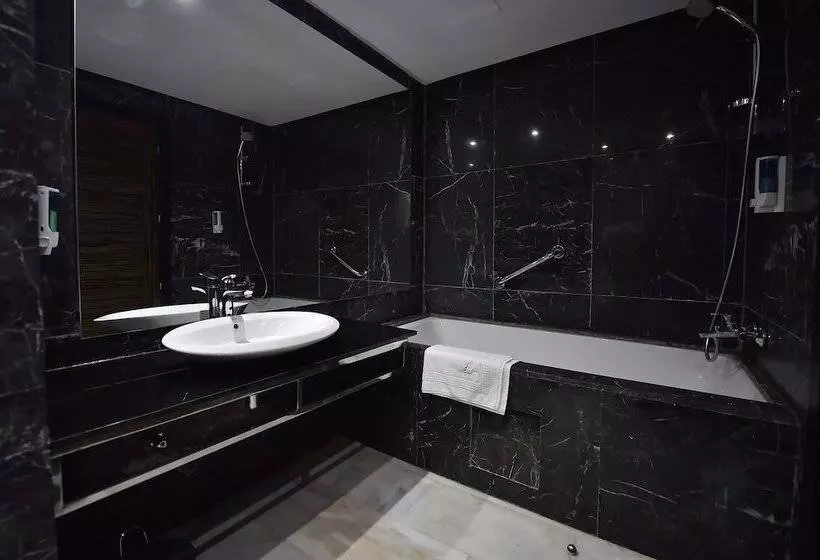 هتل Le Yacht Suites