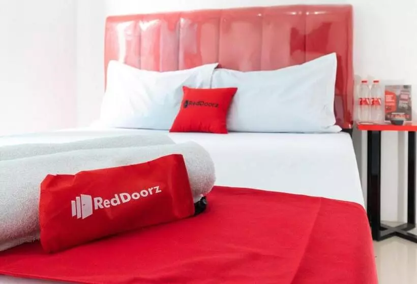 Majatalo Reddoorz @ Jalan Dr Mansyur Medan 2