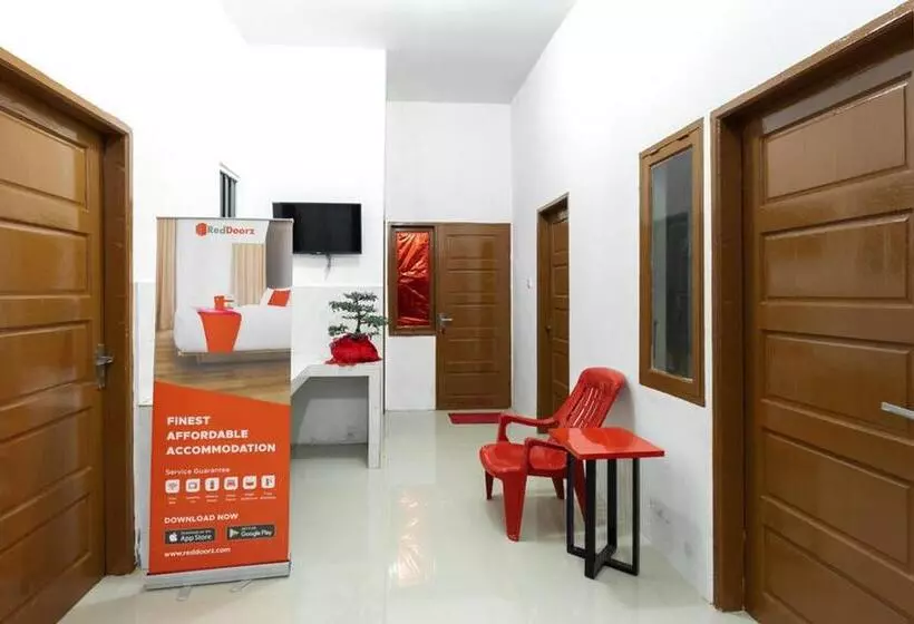 Majatalo Reddoorz @ Jalan Dr Mansyur Medan 2